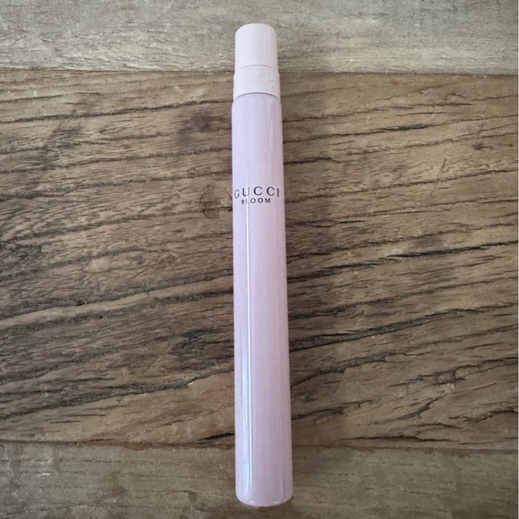 NEW IN BOX Gucci Bloom Eau de Parfum Travel Spray~ 10 ml - Picture 4 of 6